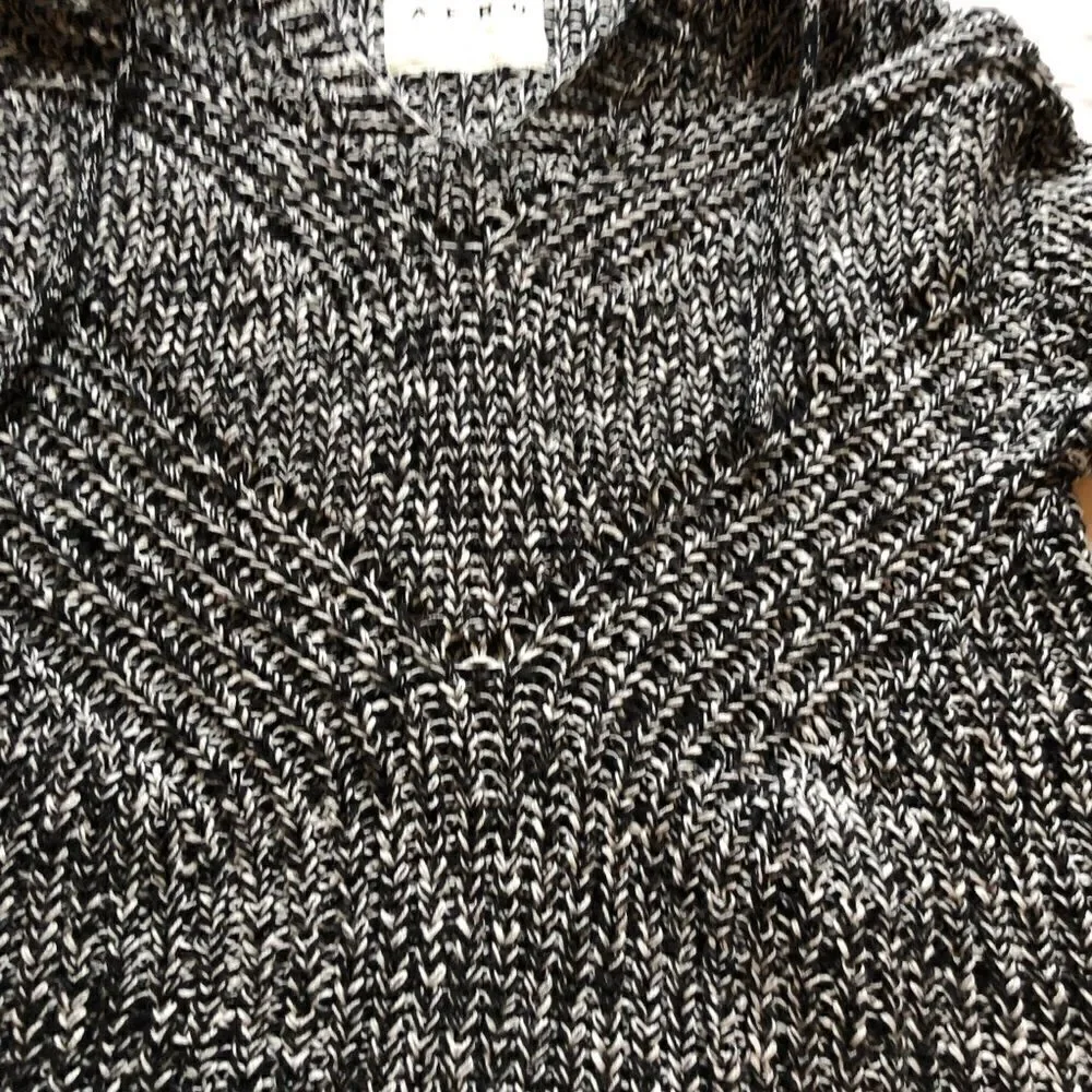 Aeropostale Hooded pullover sweater Black and white knit XS